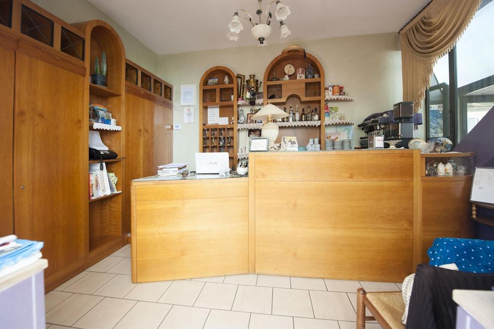 Hotel Athena Spolète Extérieur photo
