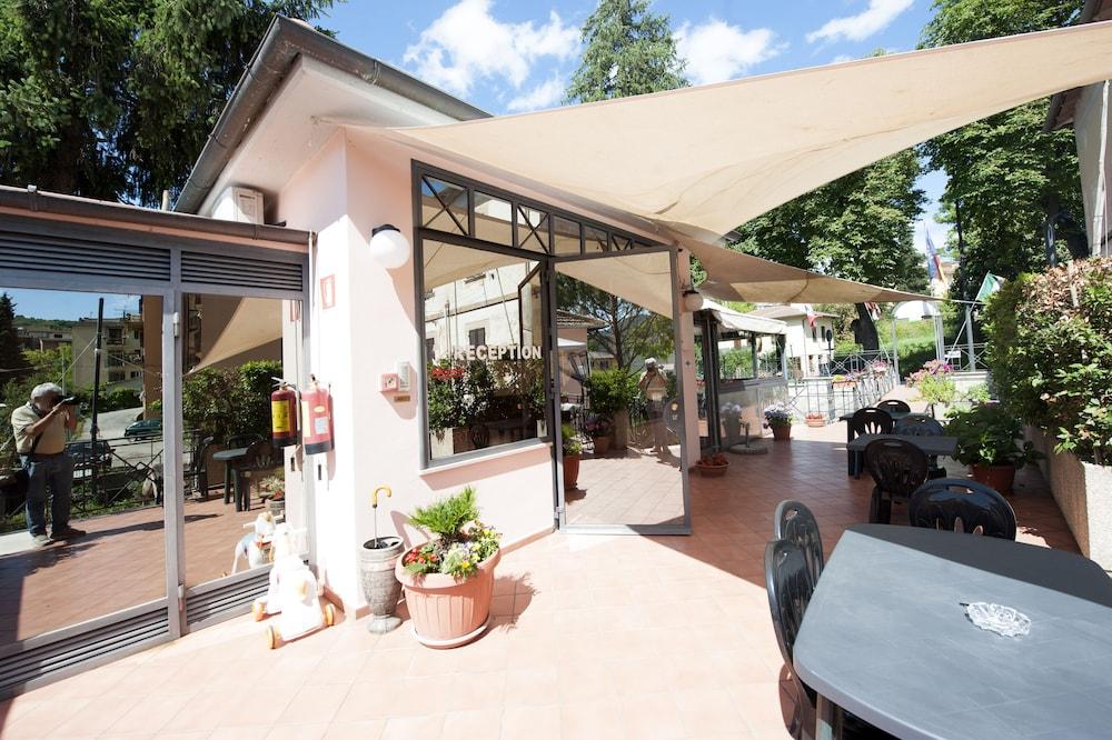 Hotel Athena Spolète Extérieur photo