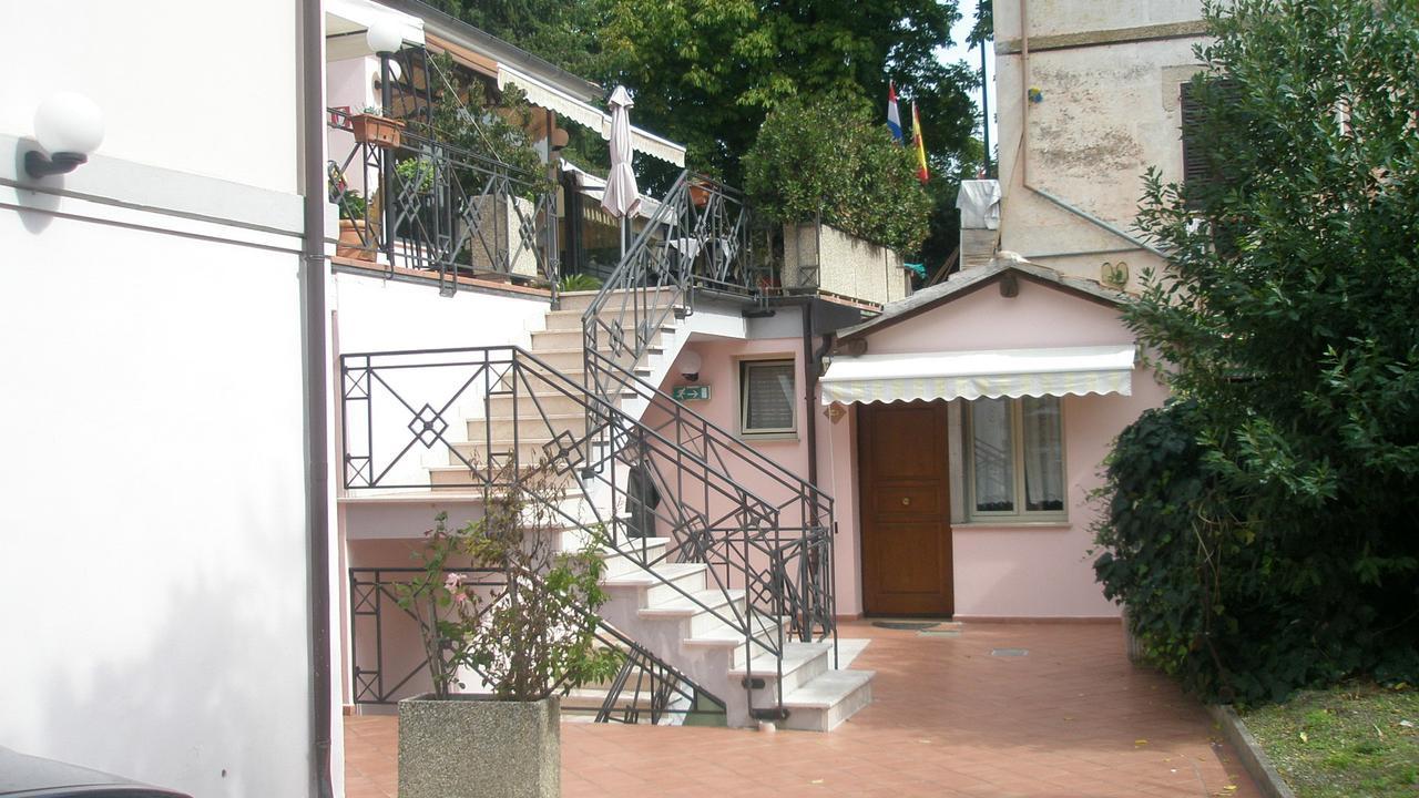 Hotel Athena Spolète Extérieur photo