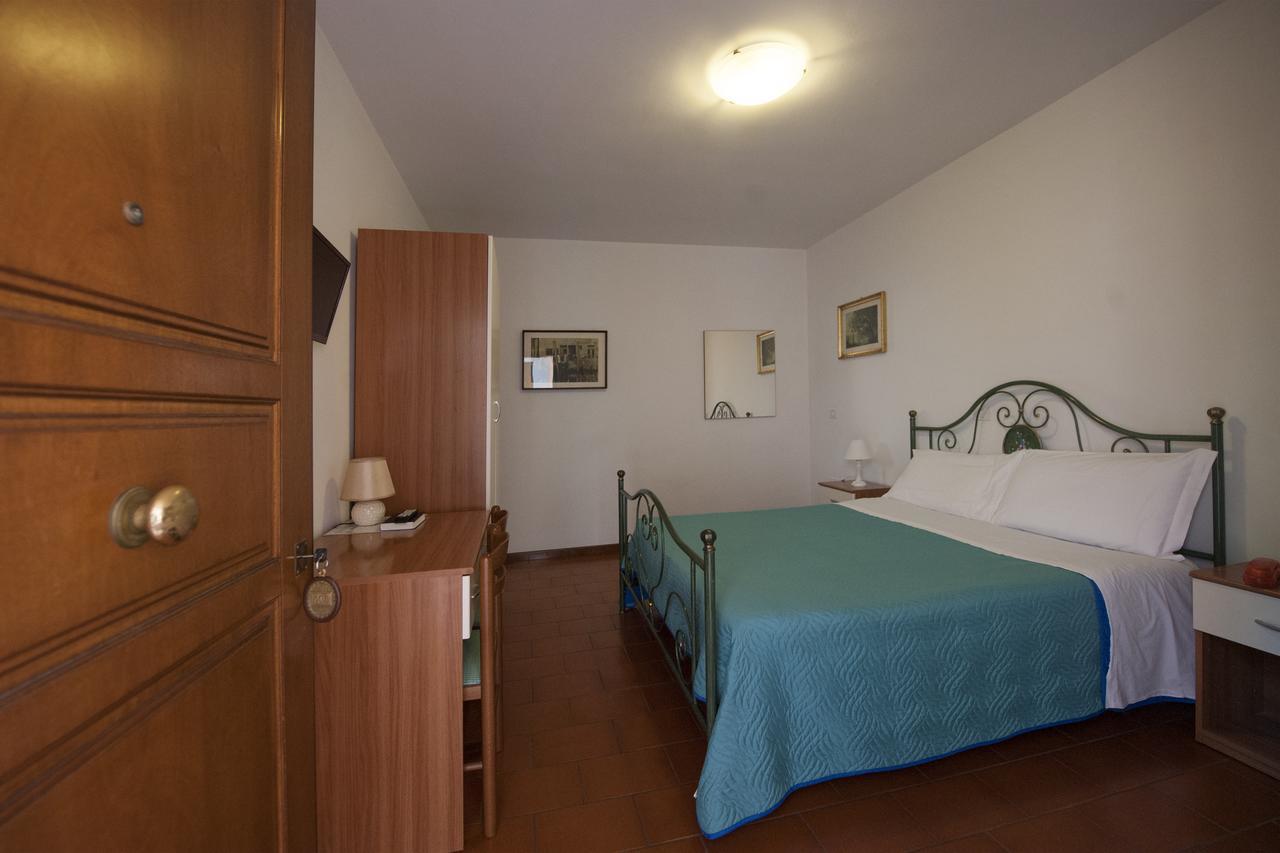 Hotel Athena Spolète Extérieur photo