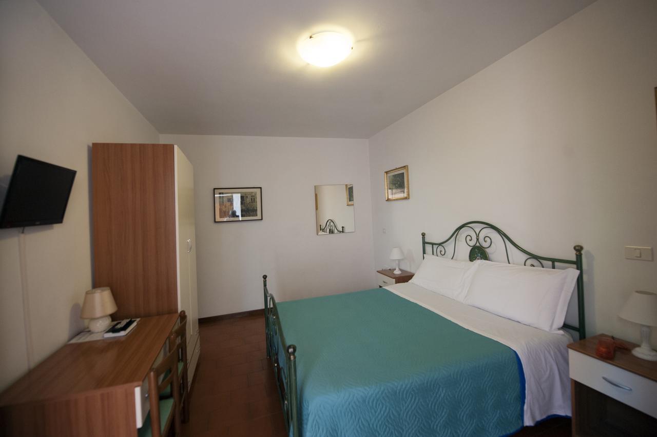Hotel Athena Spolète Extérieur photo