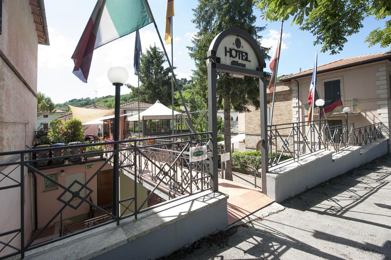 Hotel Athena Spolète Extérieur photo