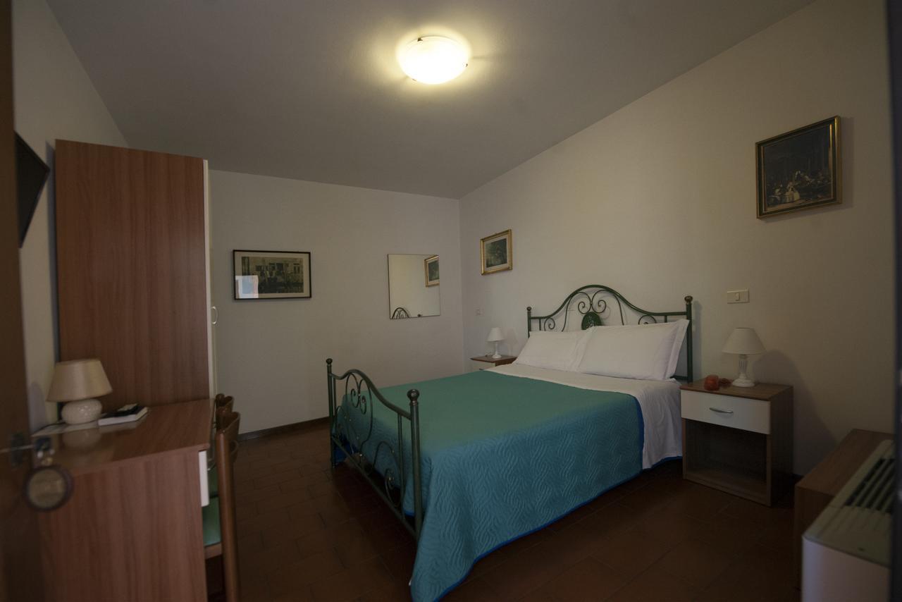 Hotel Athena Spolète Extérieur photo