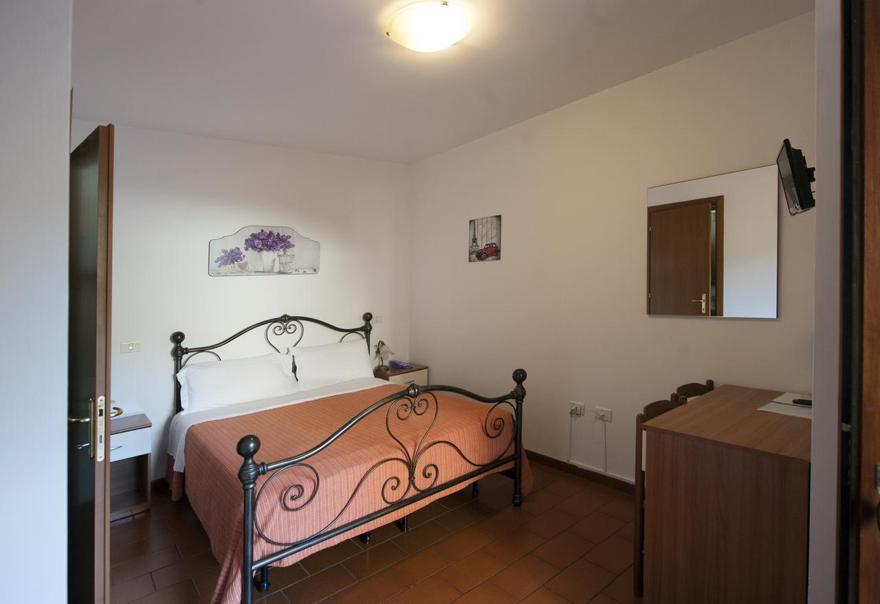 Hotel Athena Spolète Extérieur photo