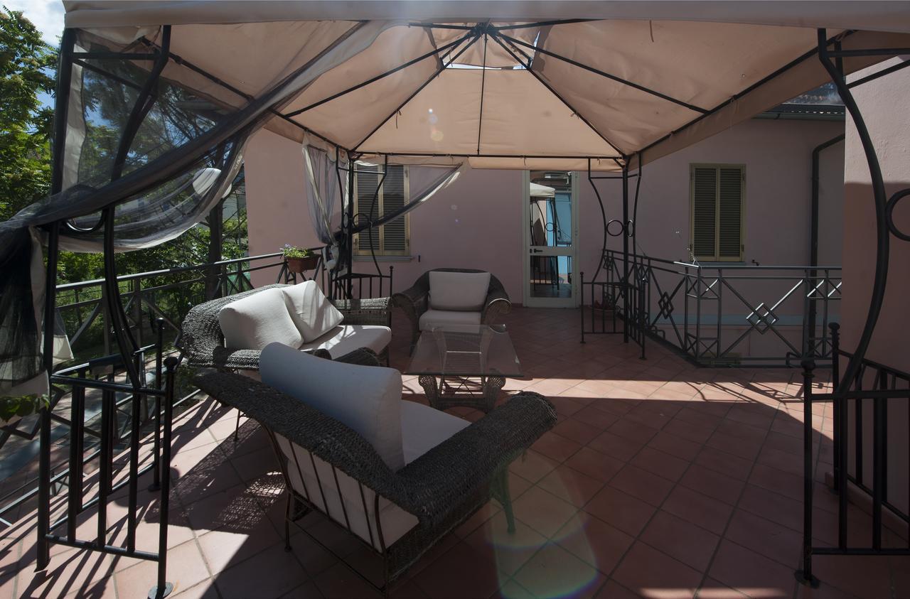 Hotel Athena Spolète Extérieur photo