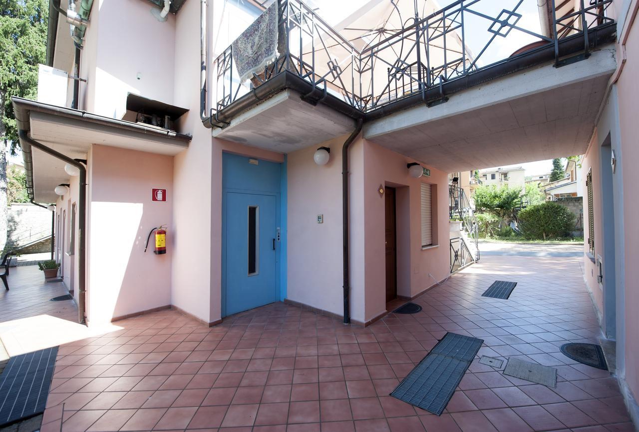 Hotel Athena Spolète Extérieur photo