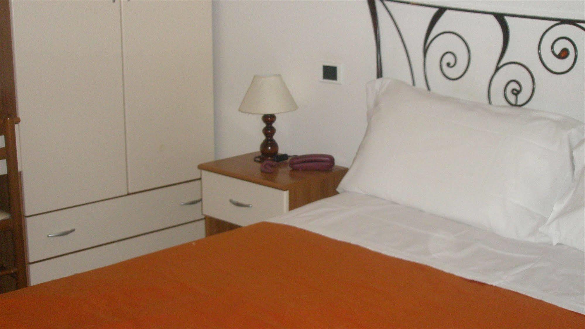 Hotel Athena Spolète Extérieur photo
