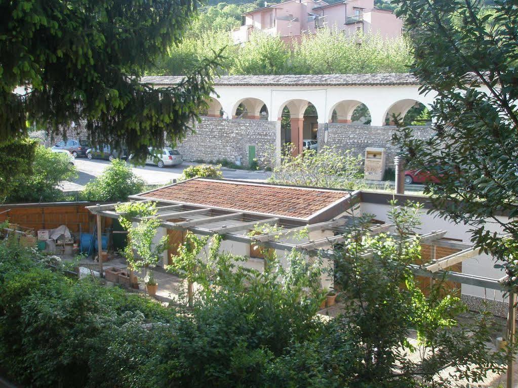 Hotel Athena Spolète Extérieur photo