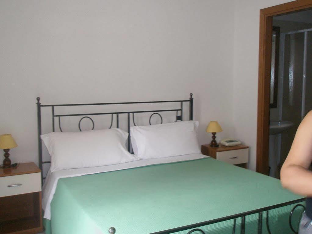 Hotel Athena Spolète Extérieur photo