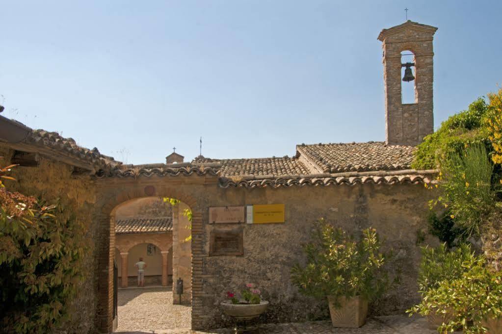 Hotel Athena Spolète Extérieur photo